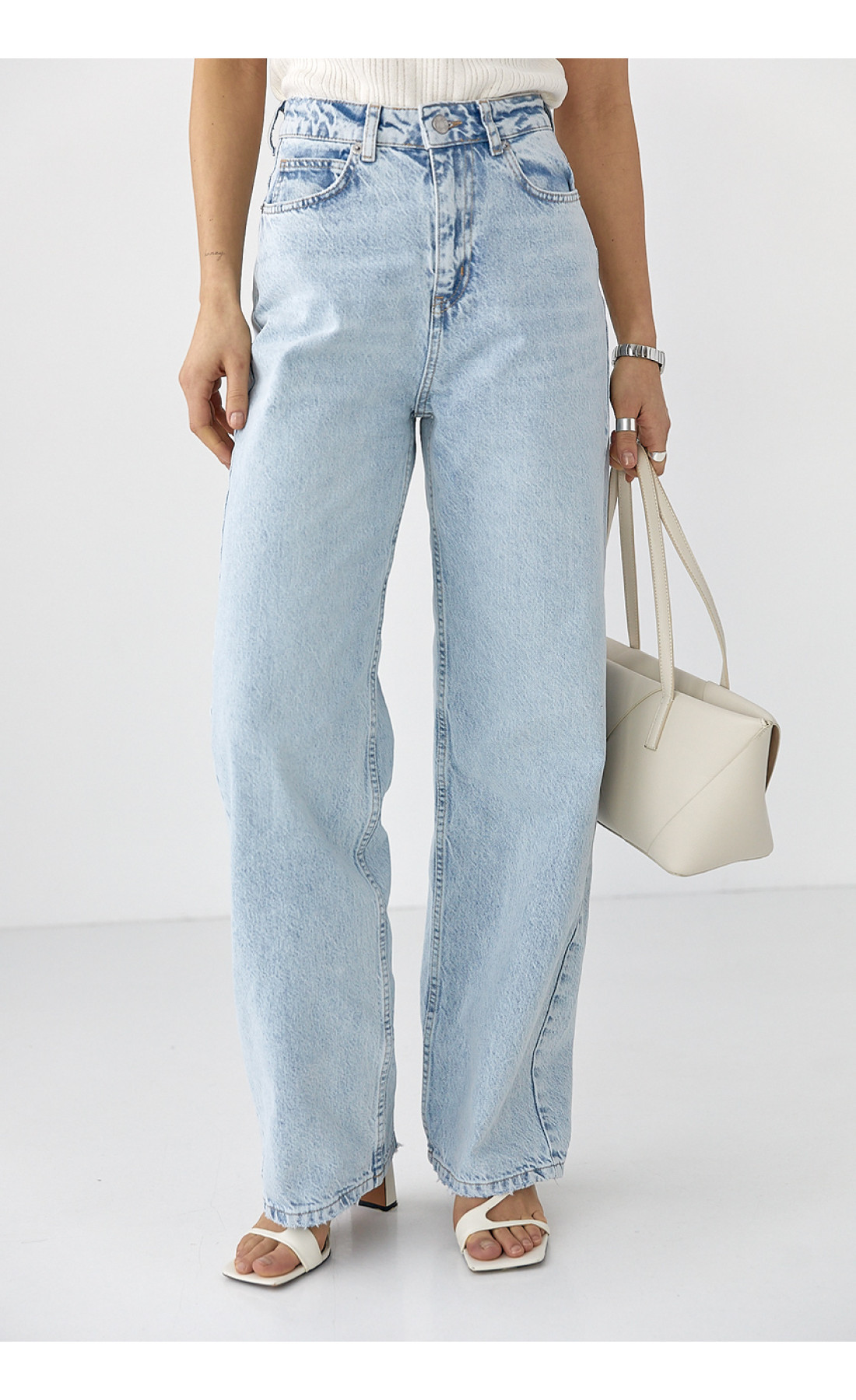 Прямі широкі жіночі жіночі джинси  блакитний колір
