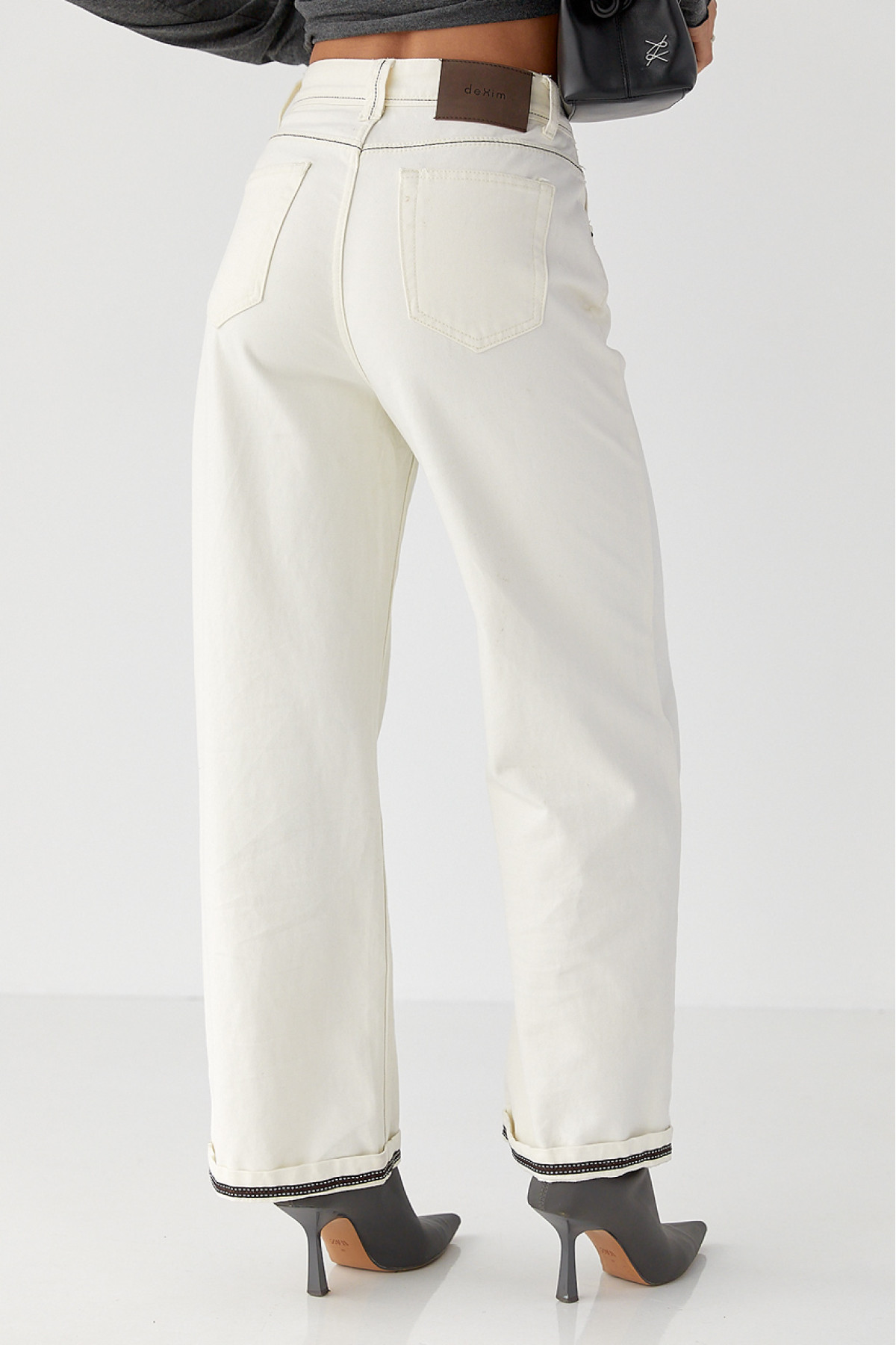 Жіночі жіночі джинсикюлоти з контрастиними швами  молочний колір