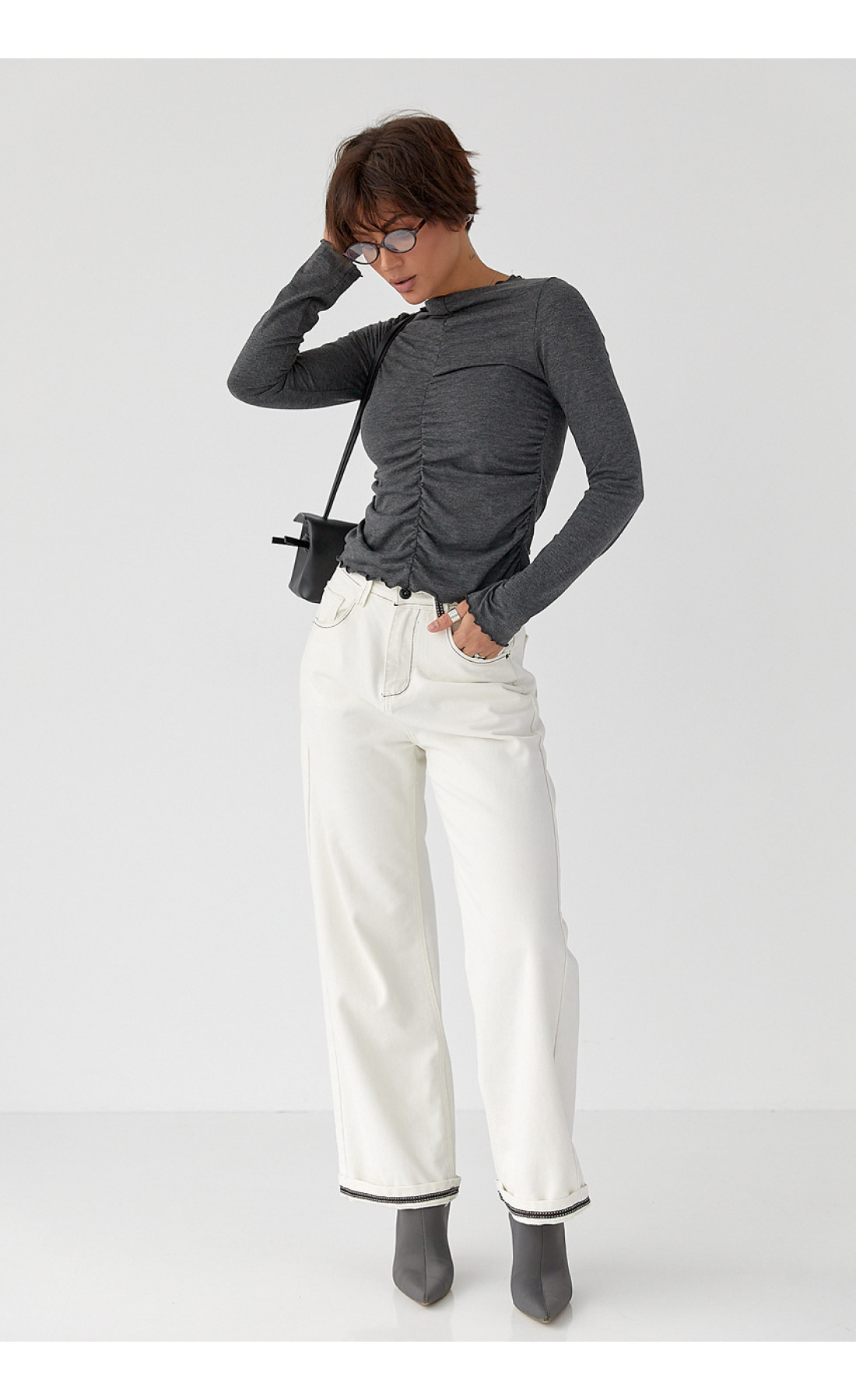 Жіночі жіночі джинсикюлоти з контрастиними швами  молочний колір