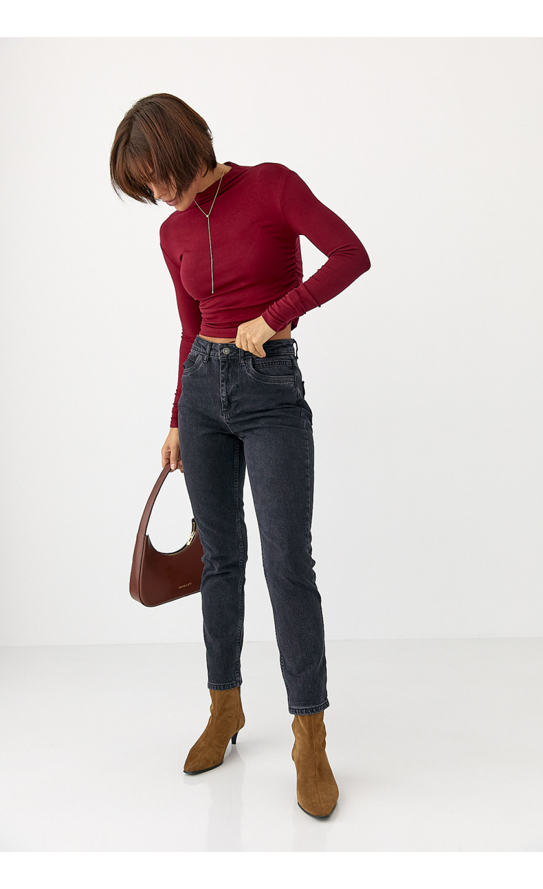 Жіночі жіночі джинси Mom Fit  чорний колір