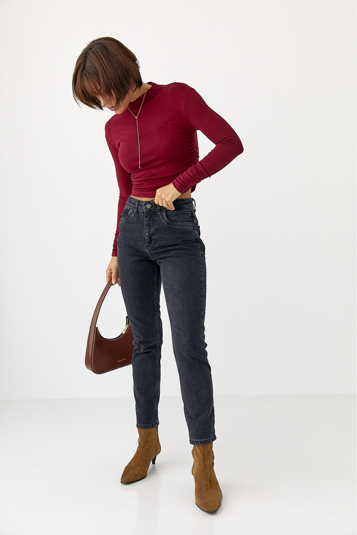 Жіночі жіночі джинси Mom Fit  чорний колір