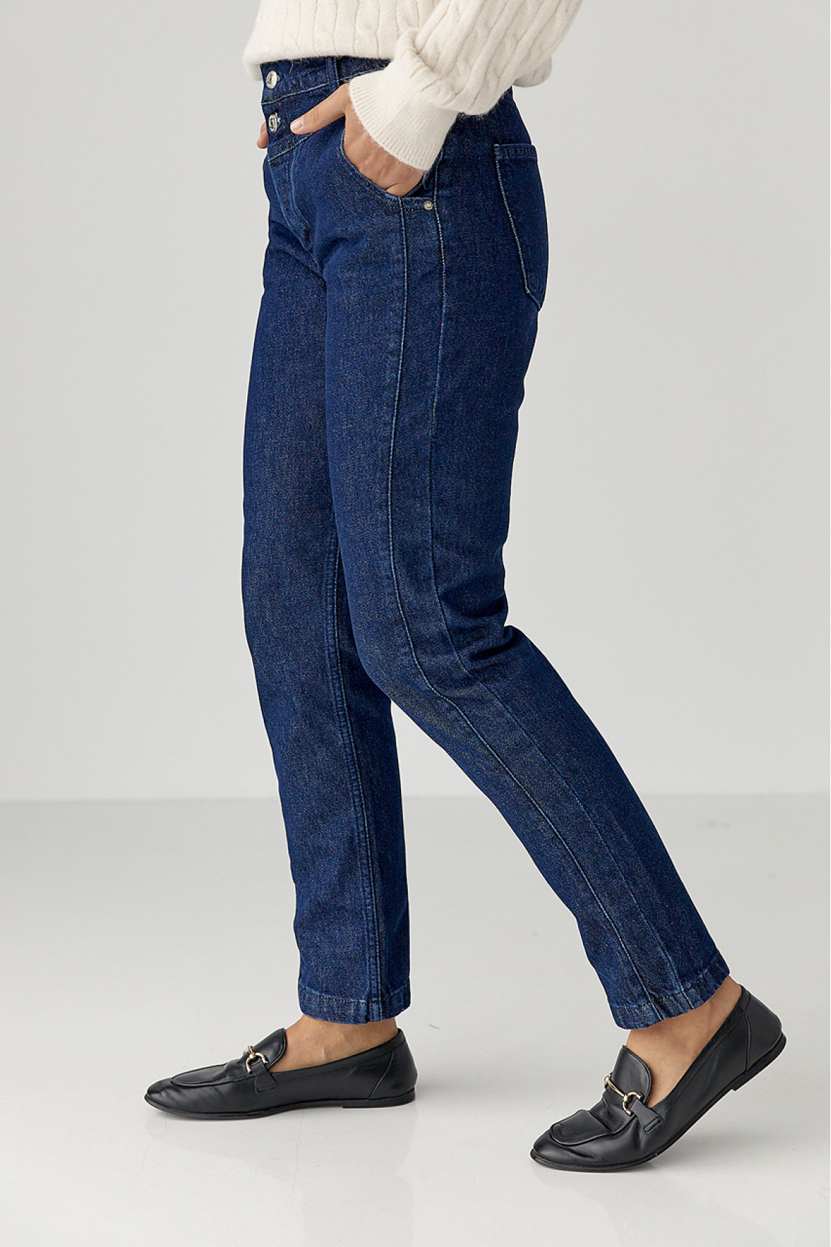 Джинси Mom fit  із застібкою на ґудзиках  синій колір