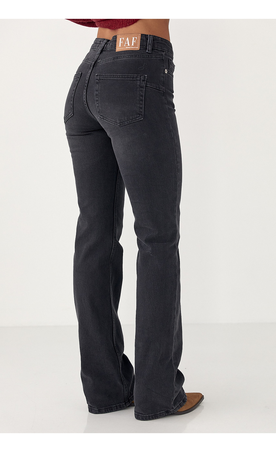 Жіночі прямі жіночі джинси з високою посадкою  чорний колір