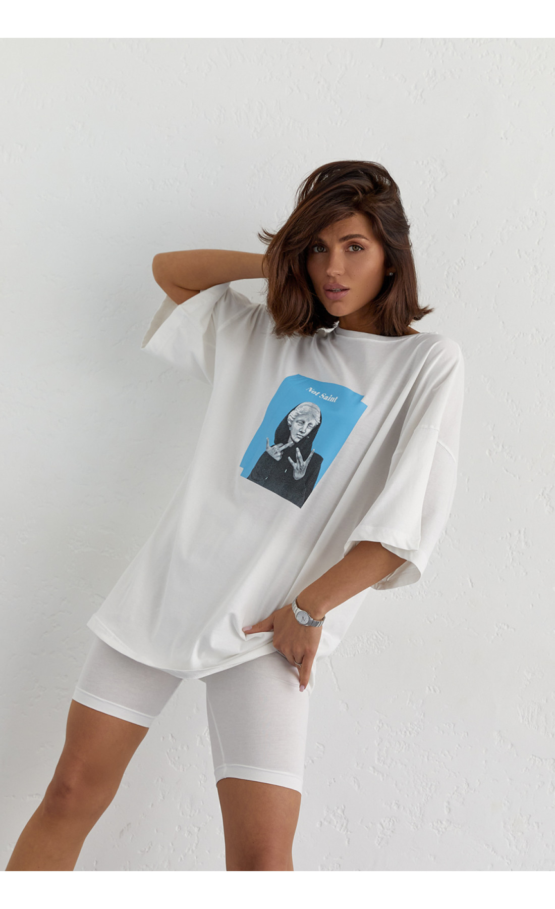 Костюм з футболкою oversize та велосипедками  молочний колір