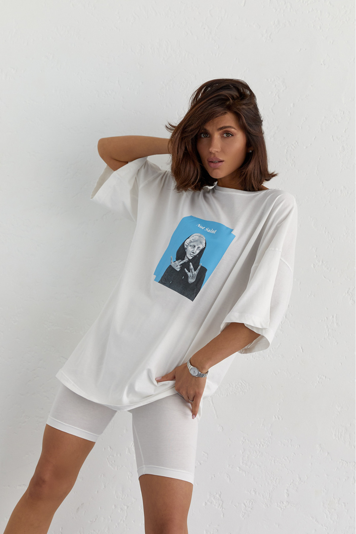 Костюм з футболкою oversize та велосипедками  молочний колір