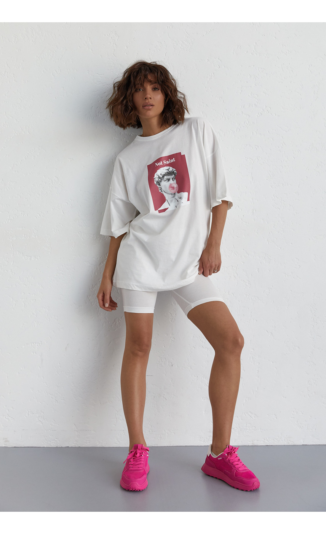 Жіночий костюм з футболкою oversize та велосипедками  молочний колір