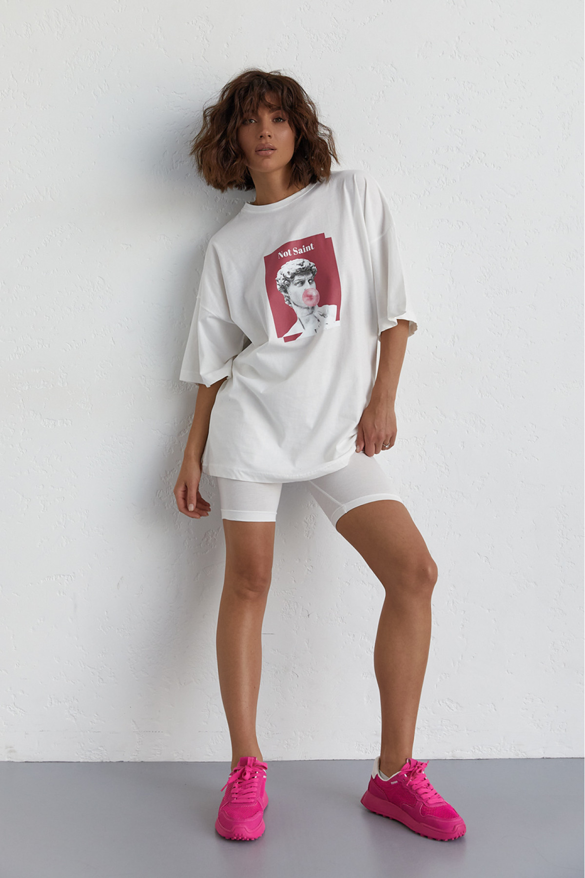 Жіночий костюм з футболкою oversize та велосипедками  молочний колір