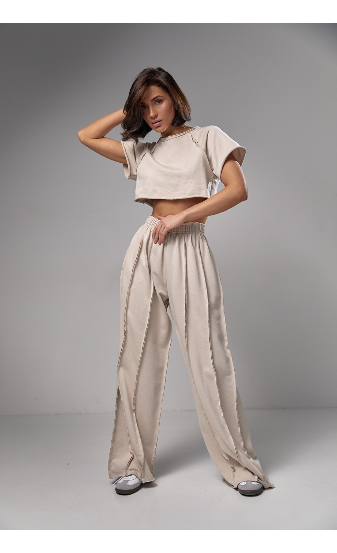 Жіночий трикотажний костюм у стилі grunge  бежевий колір