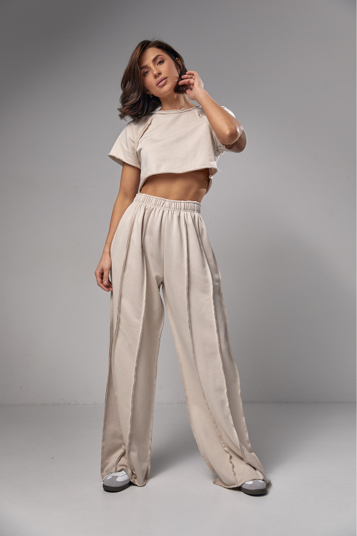 Жіночий трикотажний костюм у стилі grunge  бежевий колір