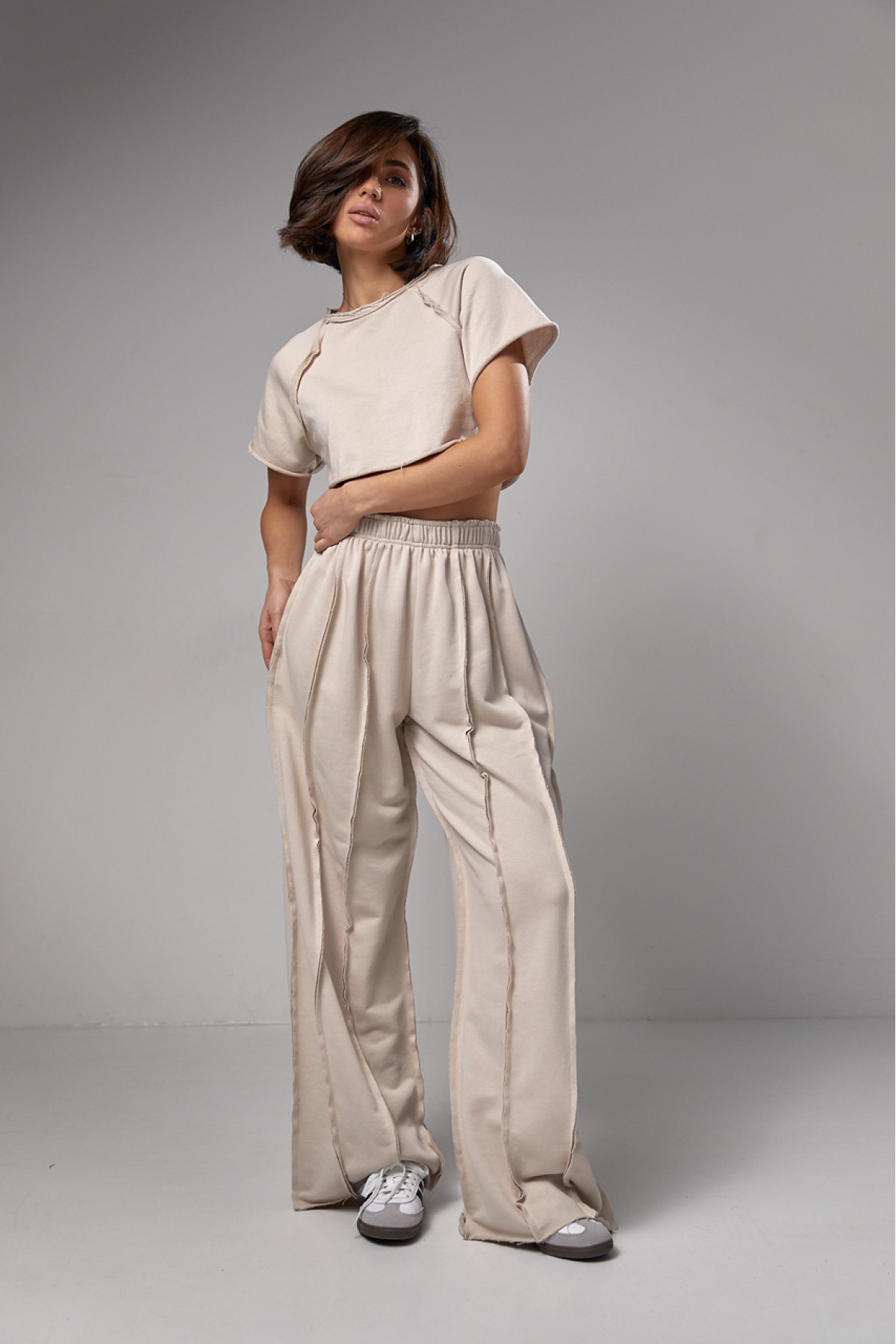 Жіночий трикотажний костюм у стилі grunge  бежевий колір