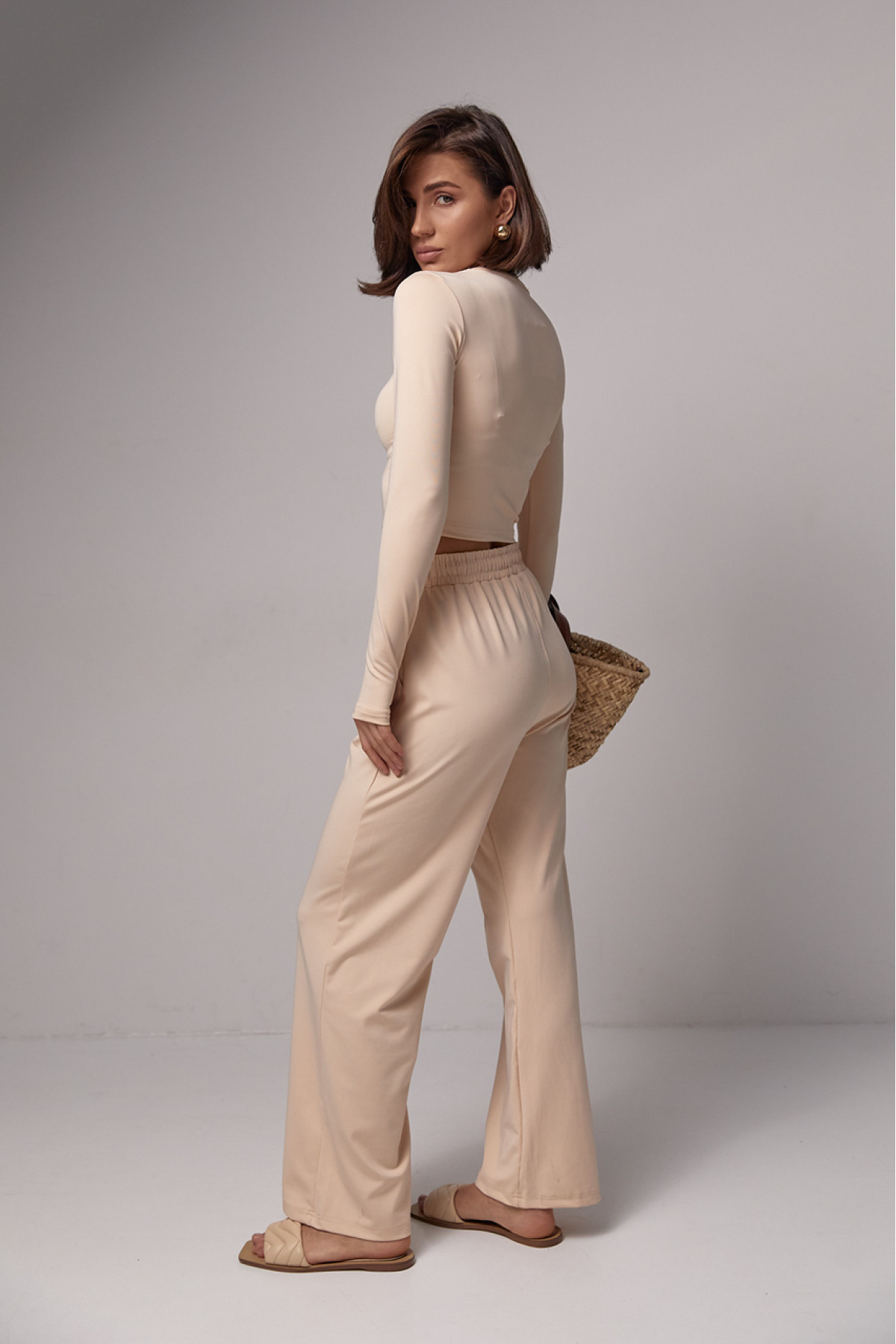 Еластичний жіночий спортивний костюм  бежевий колір