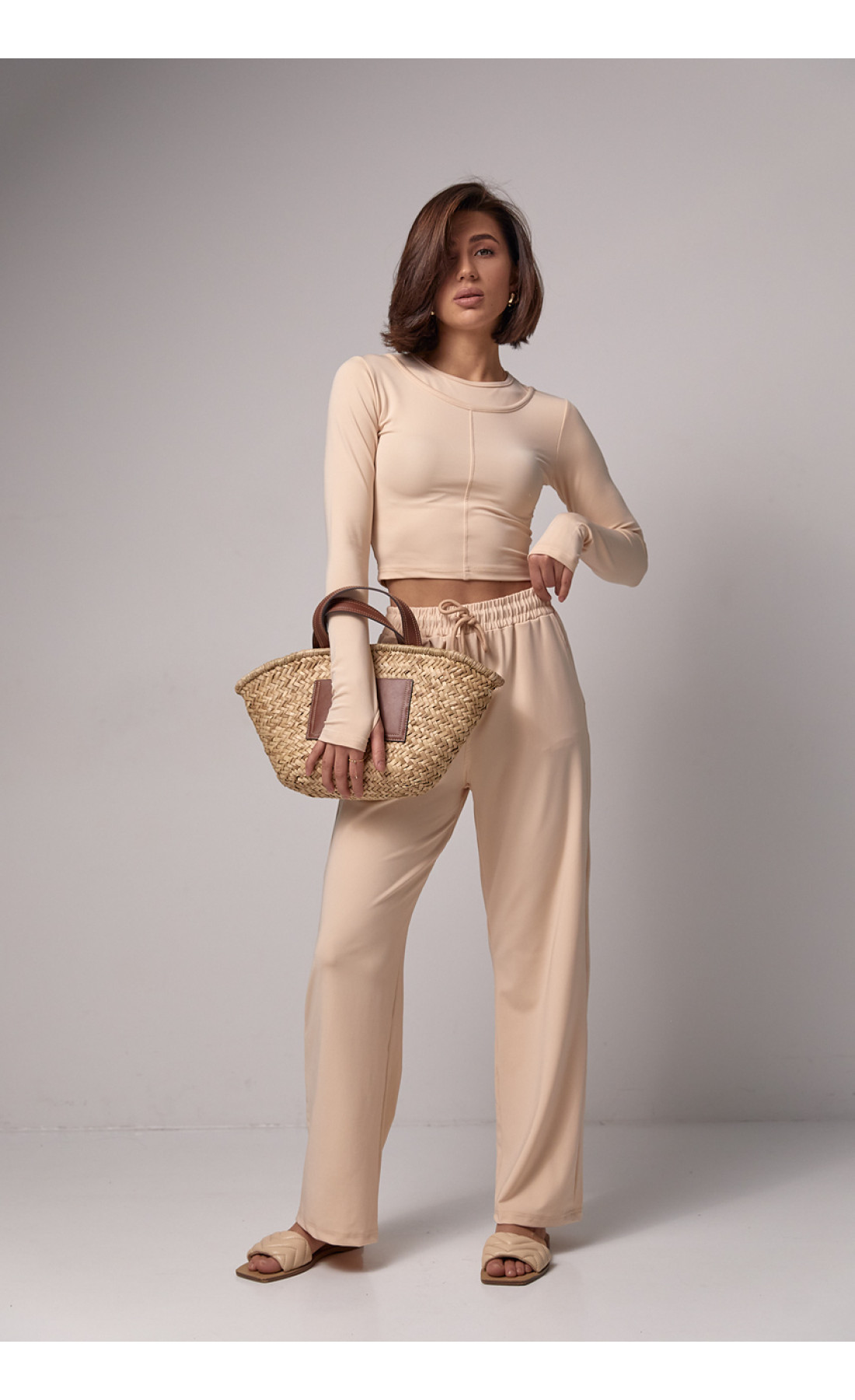 Еластичний жіночий спортивний костюм  бежевий колір