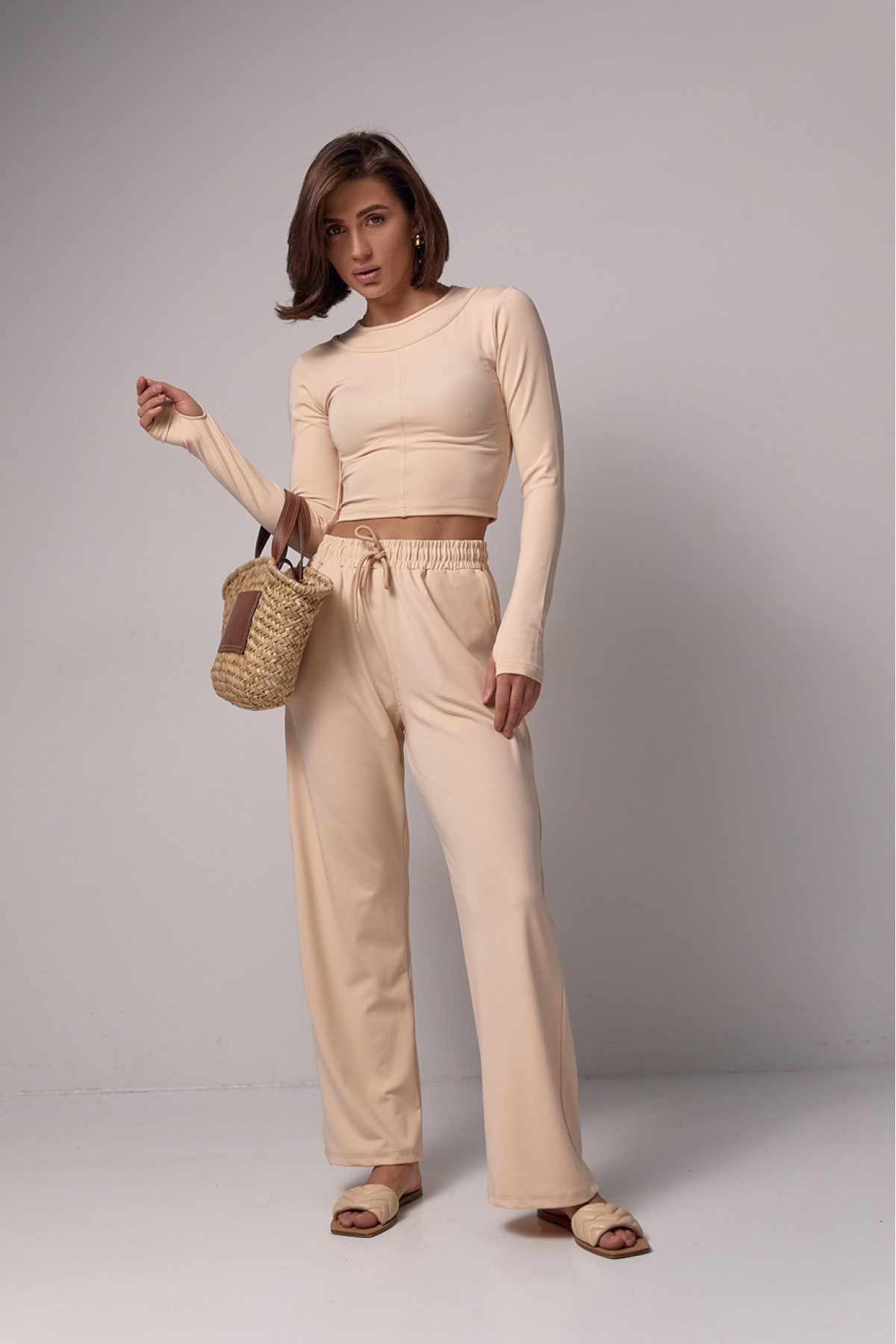 Еластичний жіночий спортивний костюм  бежевий колір