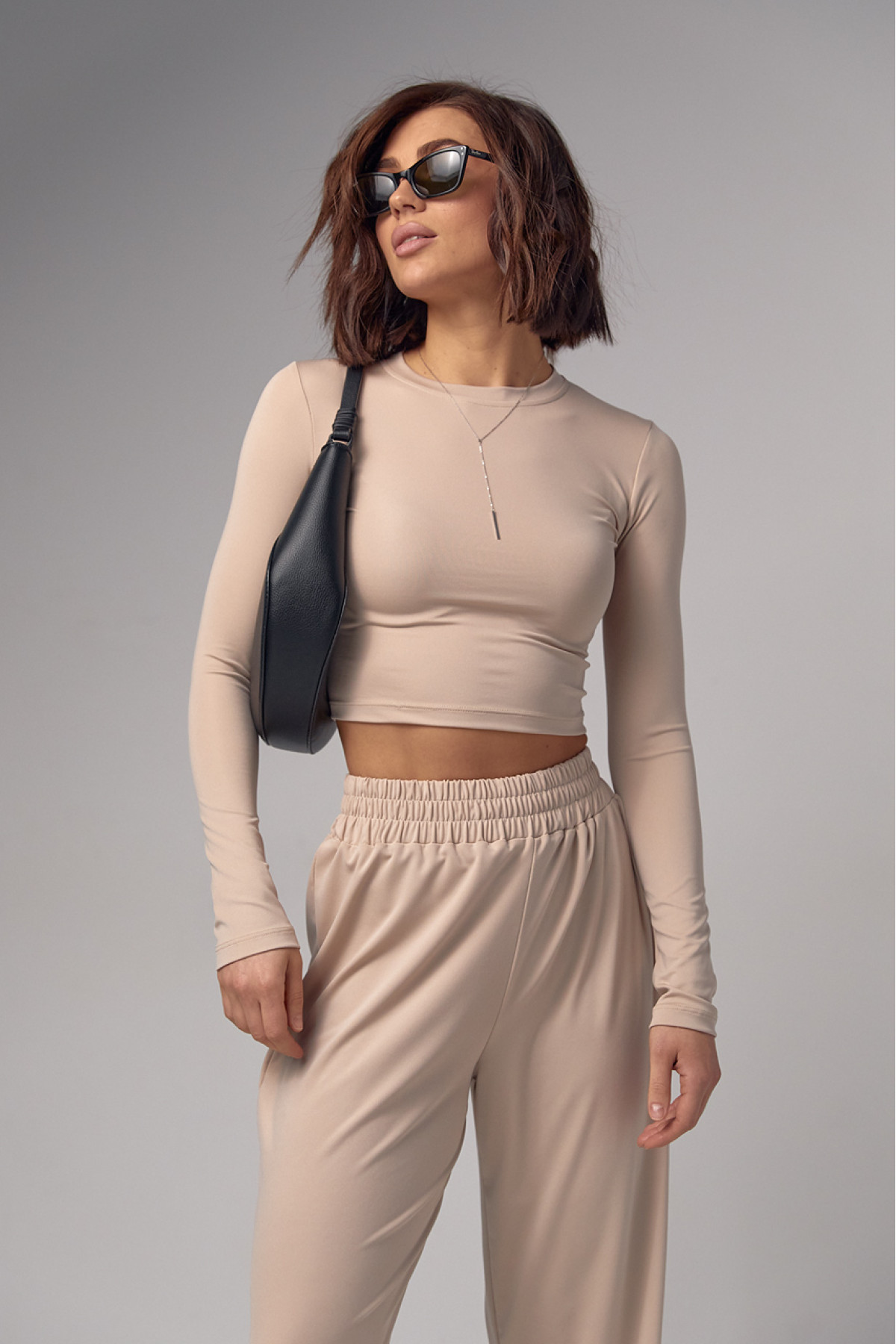 Жіночий базовий костюм з еластичної тканини  бежевий колір