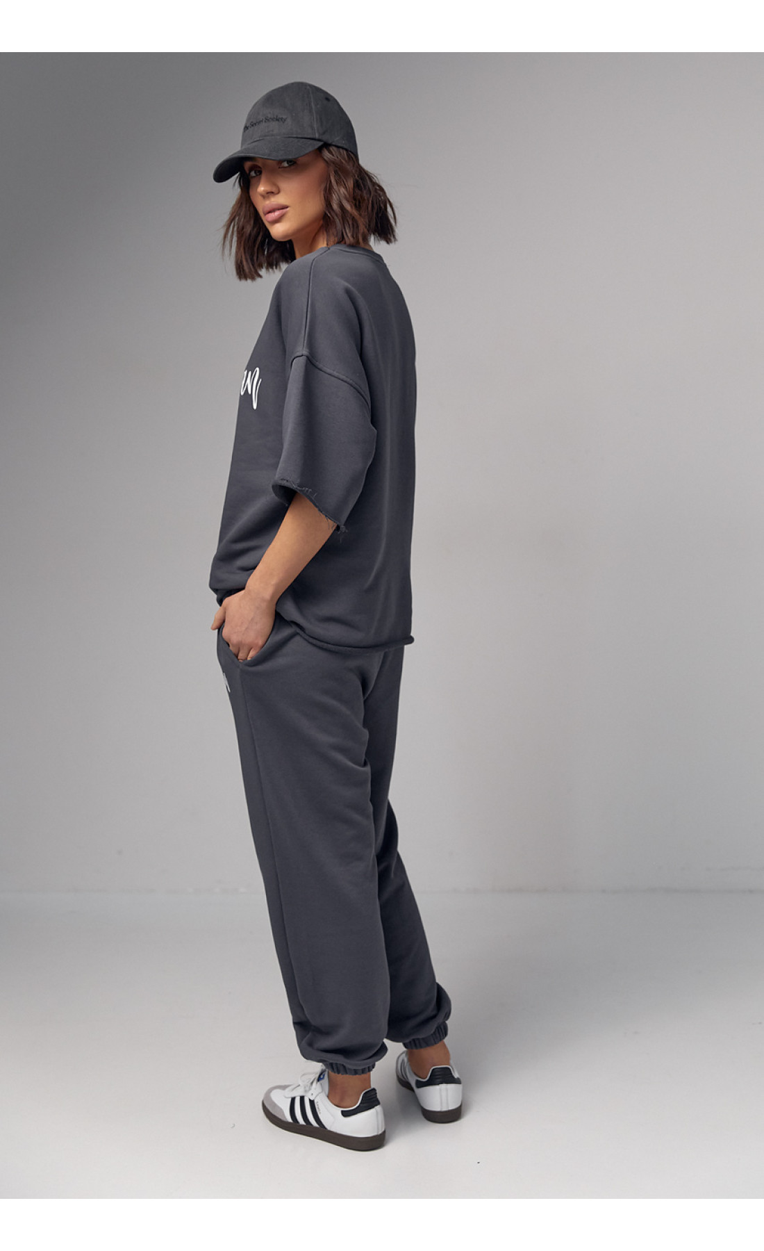 Жіночий спортивний костюм з написом Michigan  темносірий колір