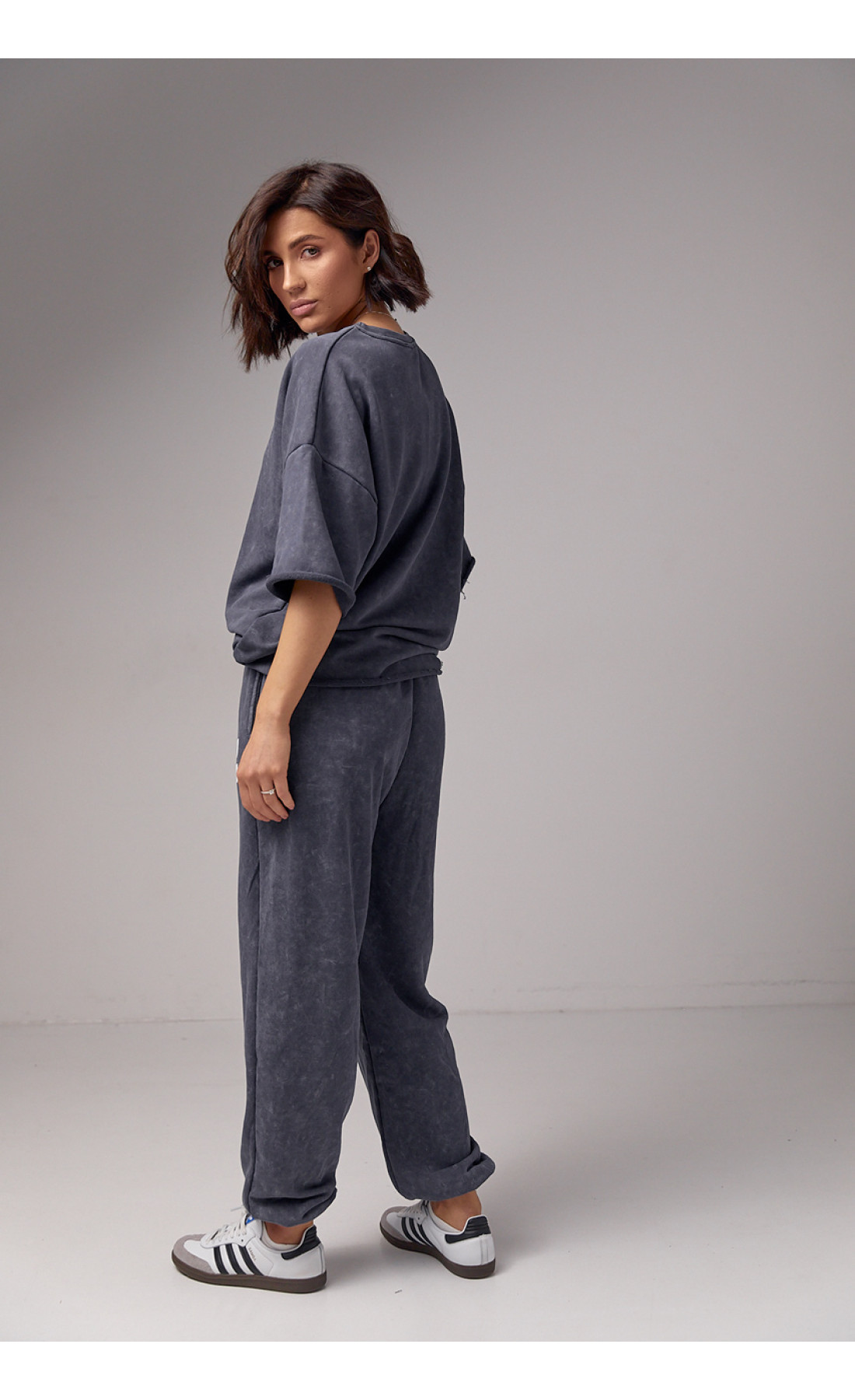 Спортивний костюм у техніці тайдай з принтом Miu Miu  темносірий колір