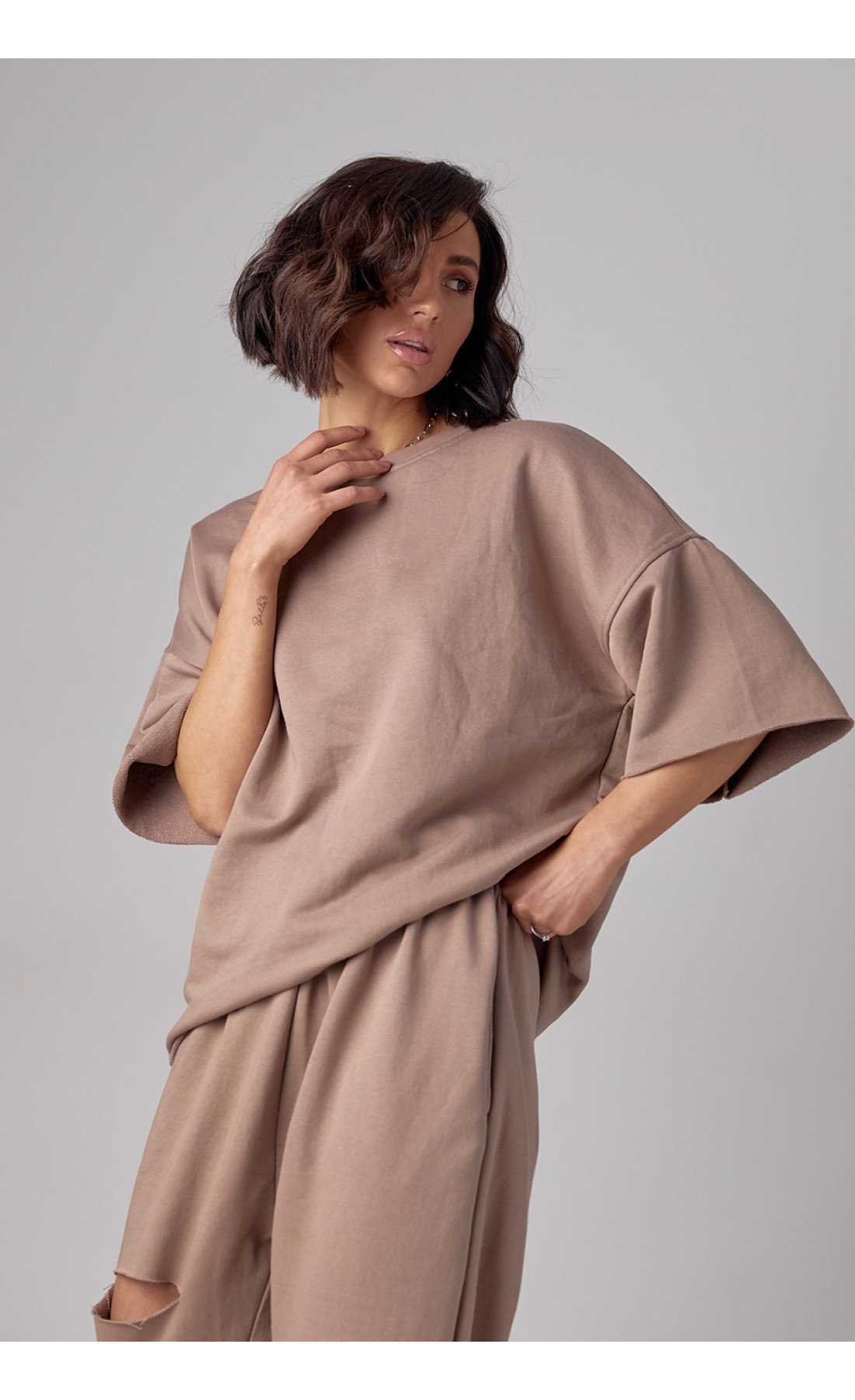 Спортивний костюм із трикотажу з прорізом на джогерах  кавовий колір