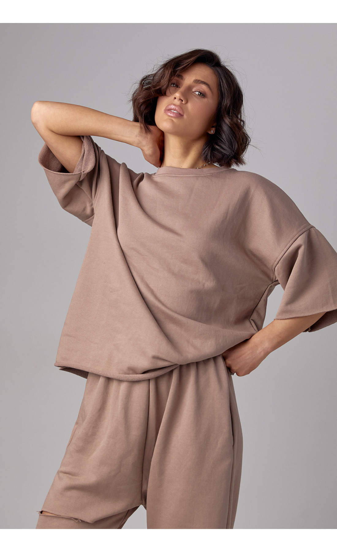 Спортивний костюм із трикотажу з прорізом на джогерах  кавовий колір