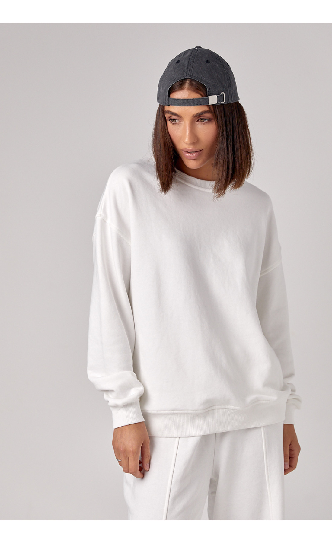 Спортивний костюм з прямими штанами та світшотом  молочний колір