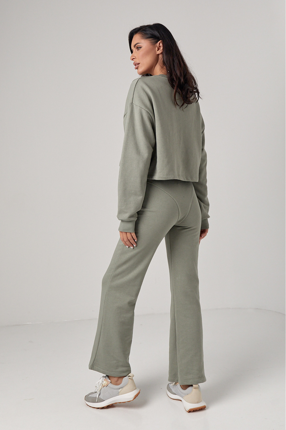 Спортивний костюм жіночий з акцентними швами  хакі колір