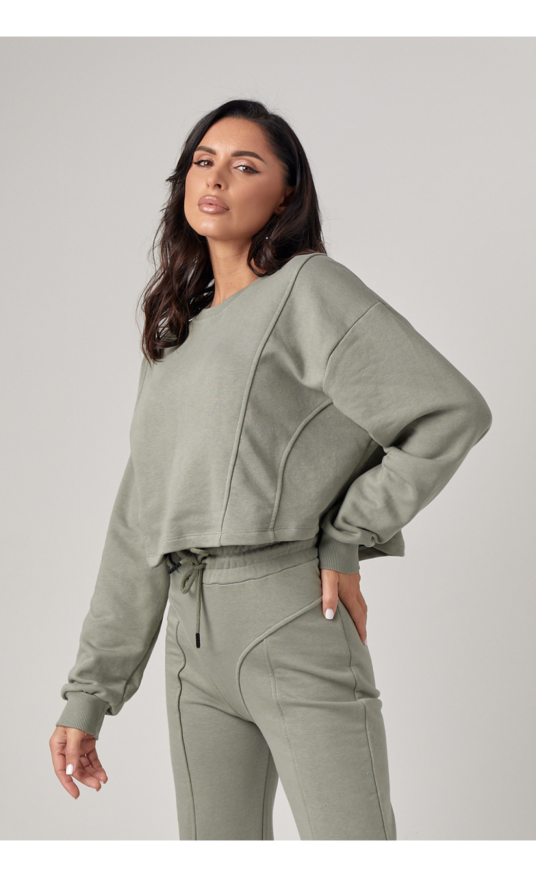 Спортивний костюм жіночий з акцентними швами  хакі колір