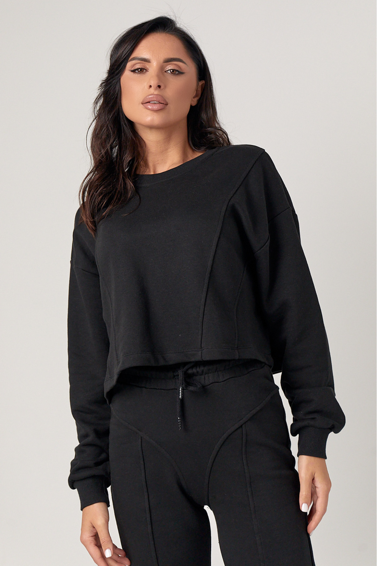 Спортивний костюм жіночий з акцентними швами  чорний колір