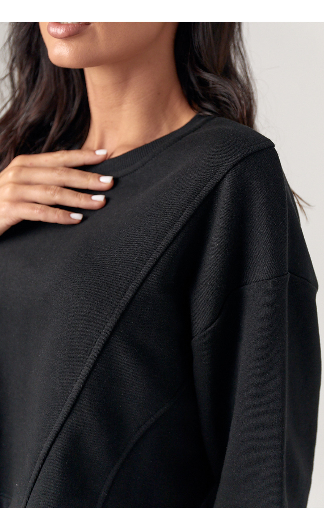 Спортивний костюм жіночий з акцентними швами  чорний колір