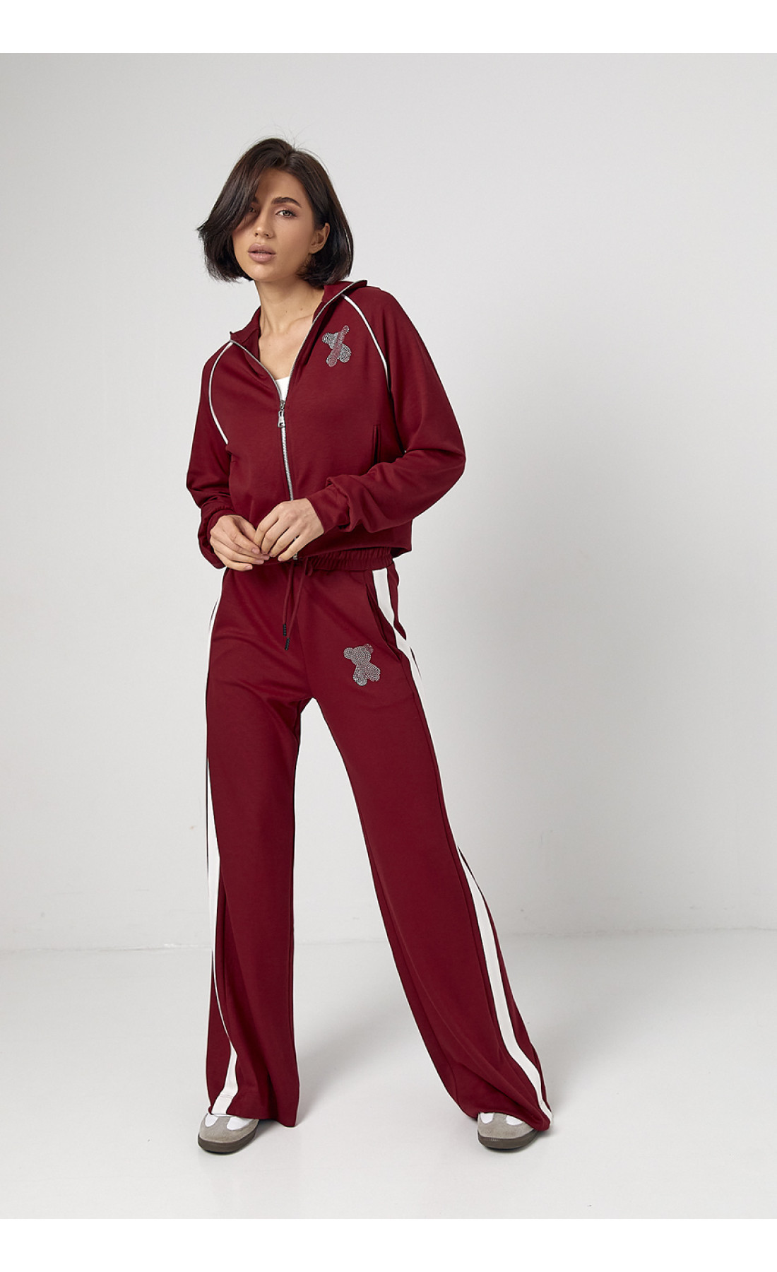 Спортивний костюм з ведмедиком із термостразів  бордо колір