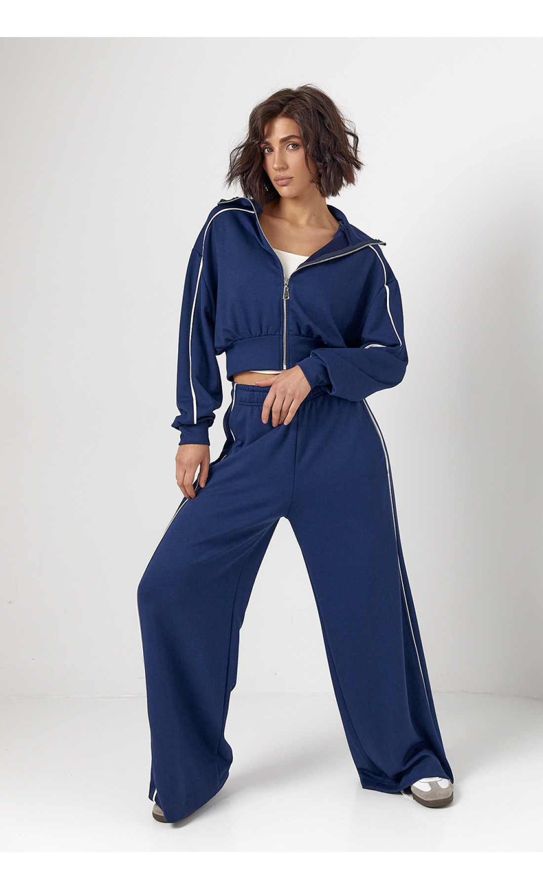 Спортивний костюм із коротким худі на блискавці та прямими штанами  темносиній колір