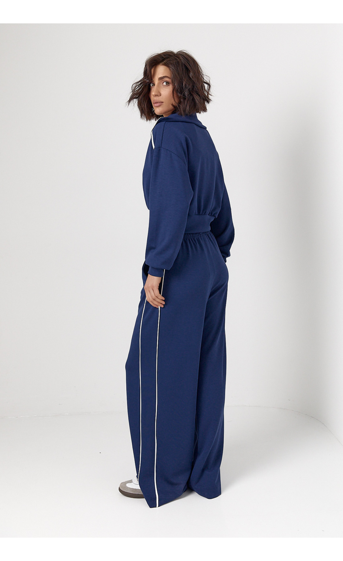 Спортивний костюм із коротким худі на блискавці та прямими штанами  темносиній колір