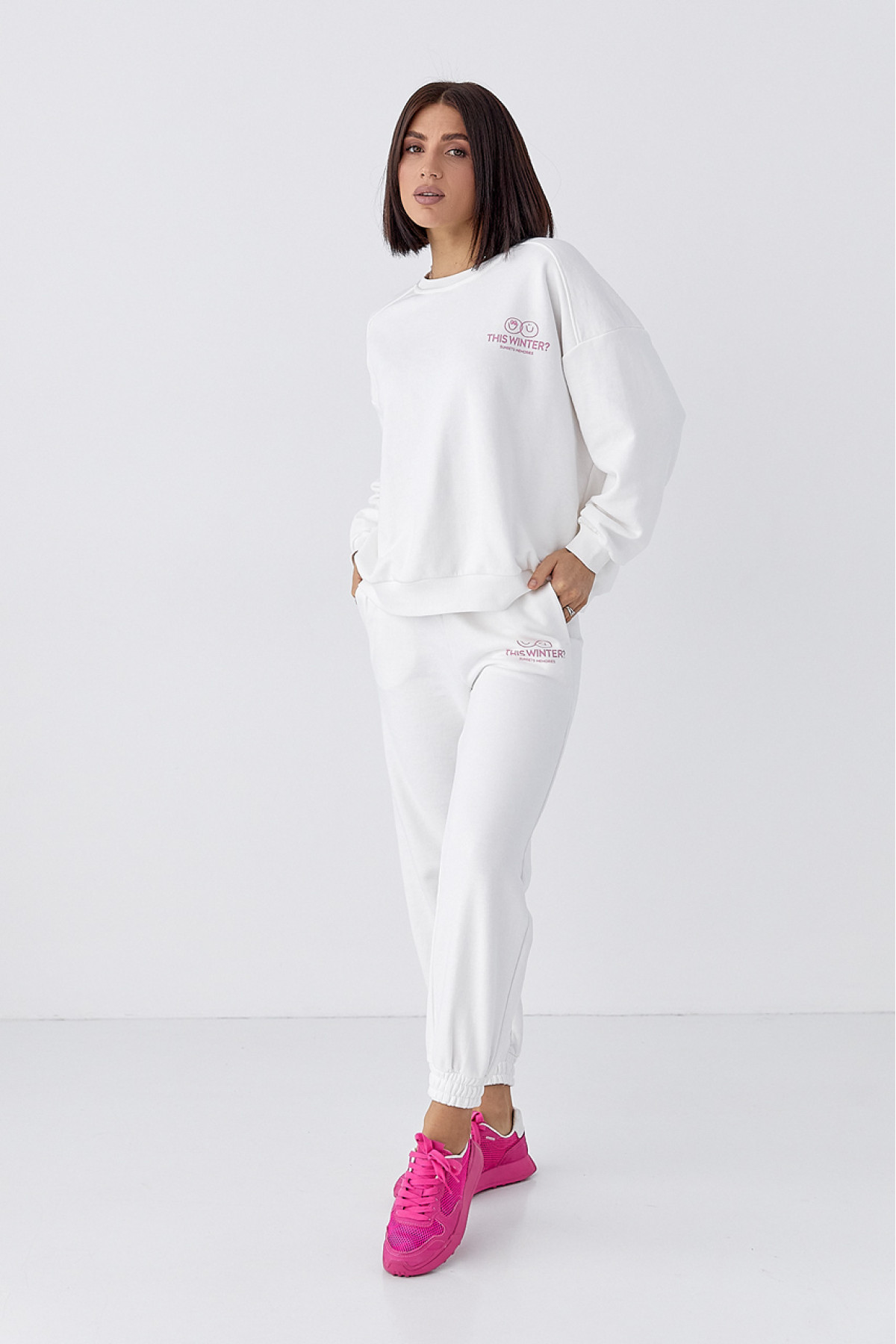 Жіночий спортивний костюм із джогерами та світшотом  молочний колір