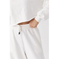 Спортивний костюм з коротким світшотом і прямими штанами  молочний колір