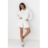 Костюм із шортами та світшотомполо  молочний колір