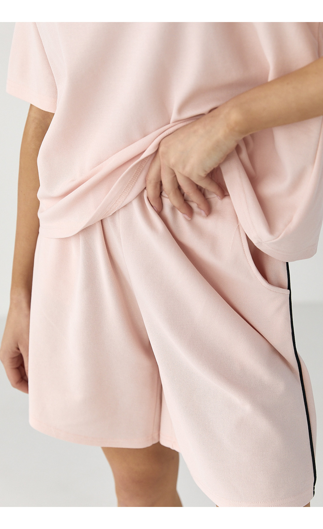 Спортивний костюм із шортами  пудра колір