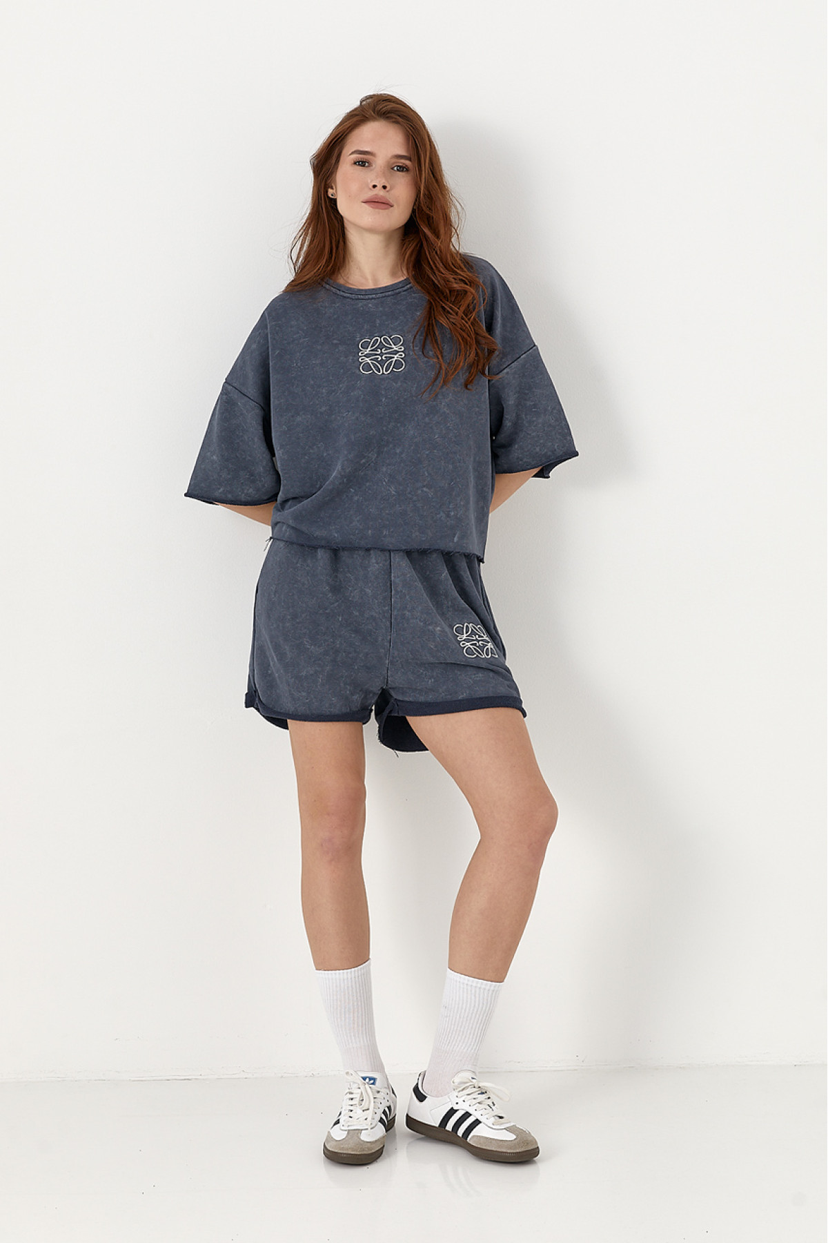 Спортивний костюм із футболкою та шортами вільного крою  сірий колір