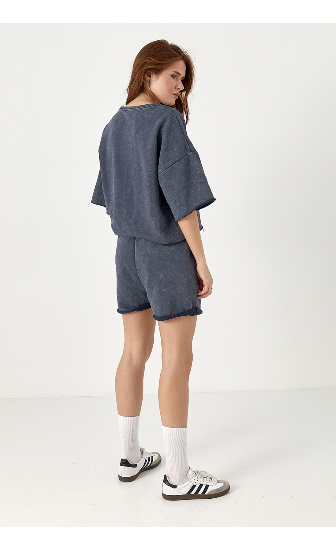 Спортивний костюм із футболкою та шортами вільного крою  сірий колір