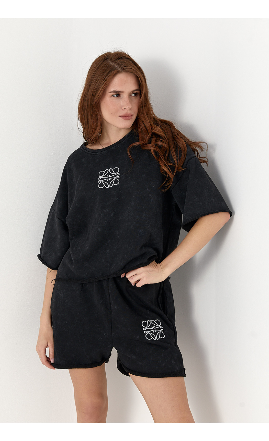 Спортивний костюм із футболкою та шортами вільного крою  чорний колір