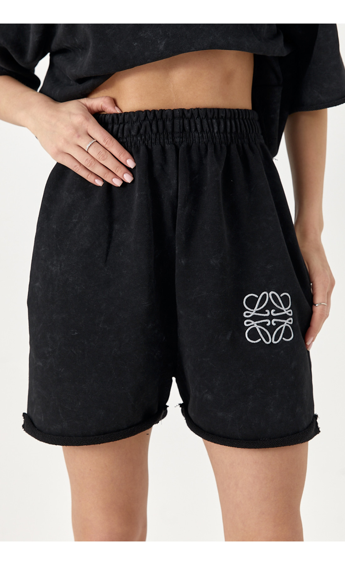 Спортивний костюм із футболкою та шортами вільного крою  чорний колір