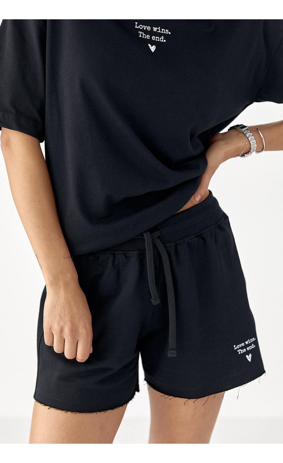 Літній спортивний костюм із шортами  чорний колір