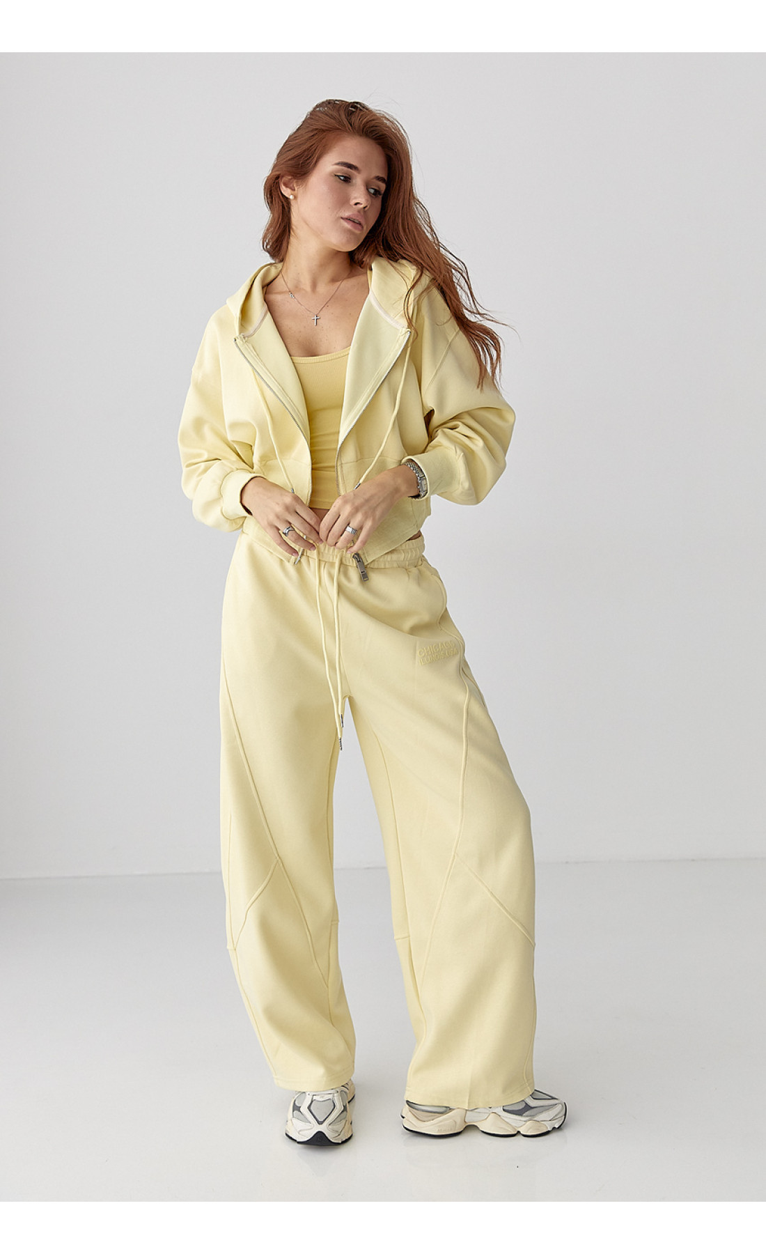 Спортивний костюм з прямими штанами та укороченим худі  лимонний колір