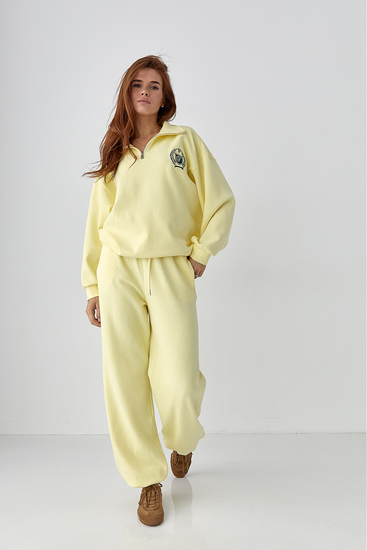 Вільний спортивний костюм зі світшотом на блискавці та прямими штанами  лимонний колір
