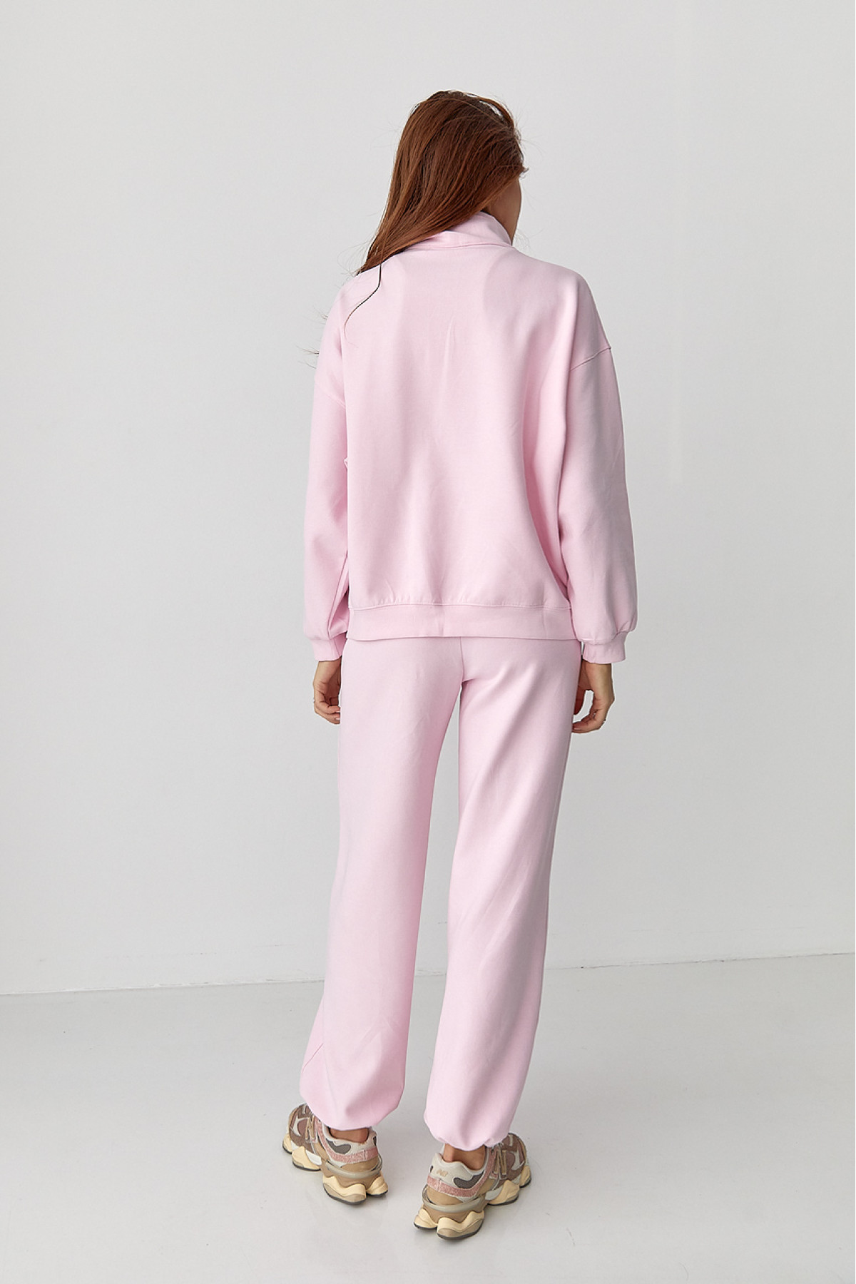 Вільний спортивний костюм зі світшотом на блискавці та прямими штанами  пудра колір