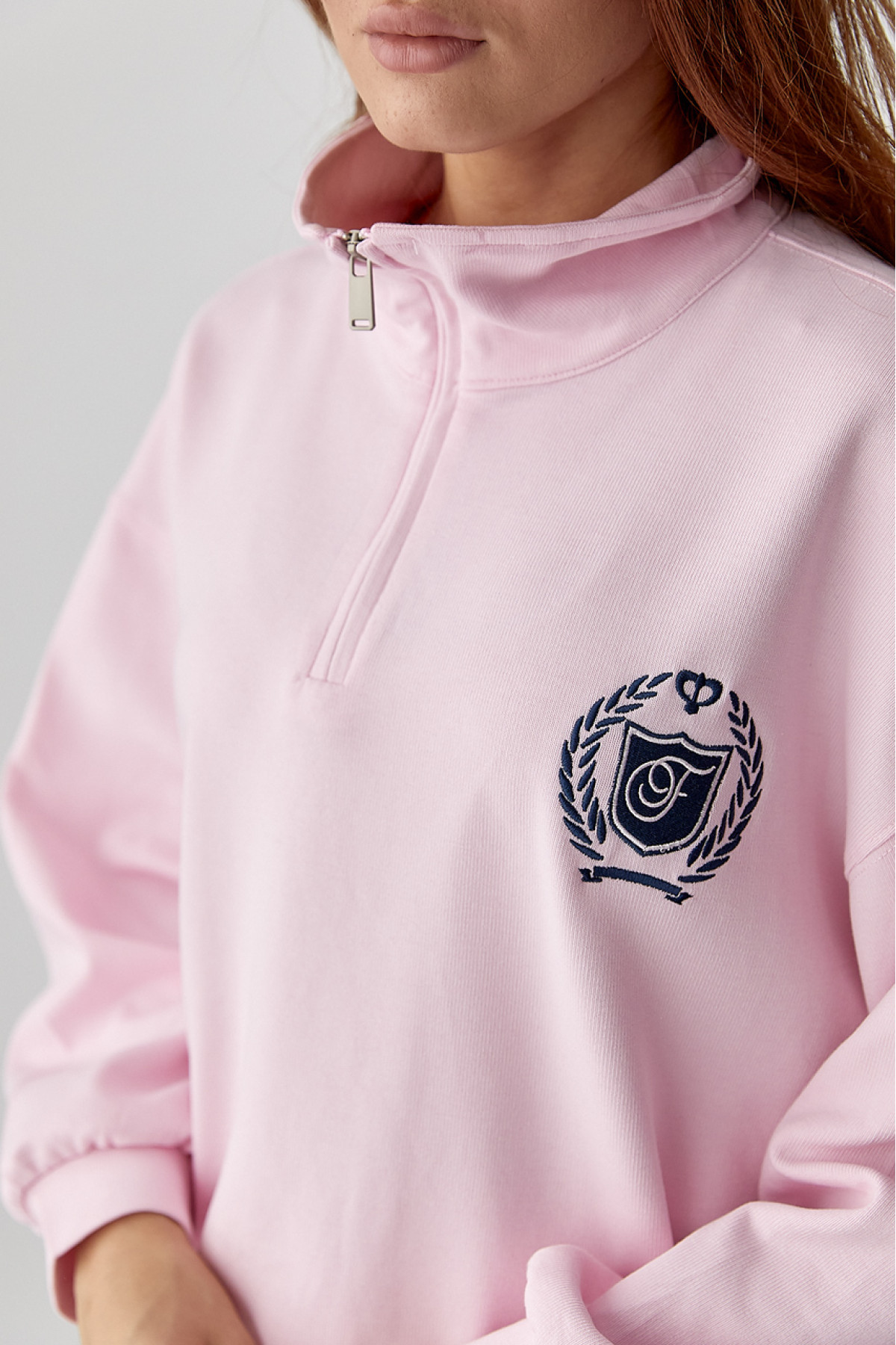 Вільний спортивний костюм зі світшотом на блискавці та прямими штанами  пудра колір