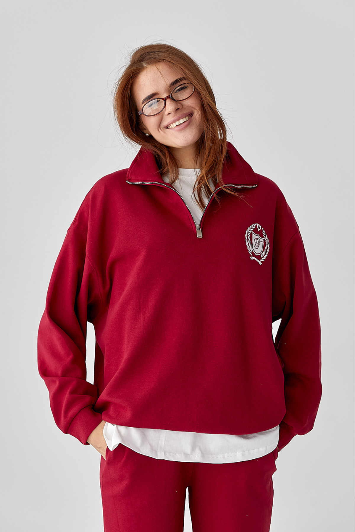 Вільний спортивний костюм зі світшотом на блискавці та прямими штанами  темночервоний колір