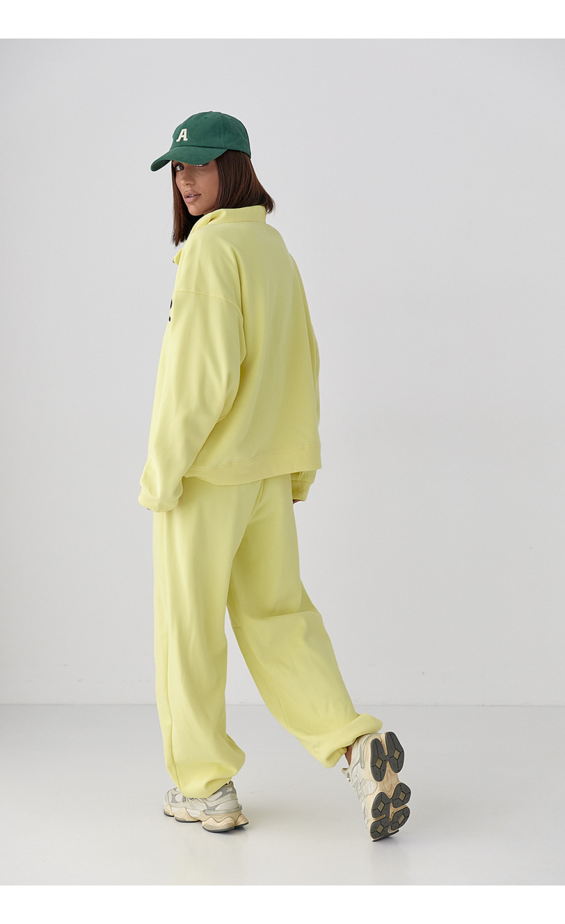 Спортивний теплий костюм з вільним світшотом і штанами  жовтий колір