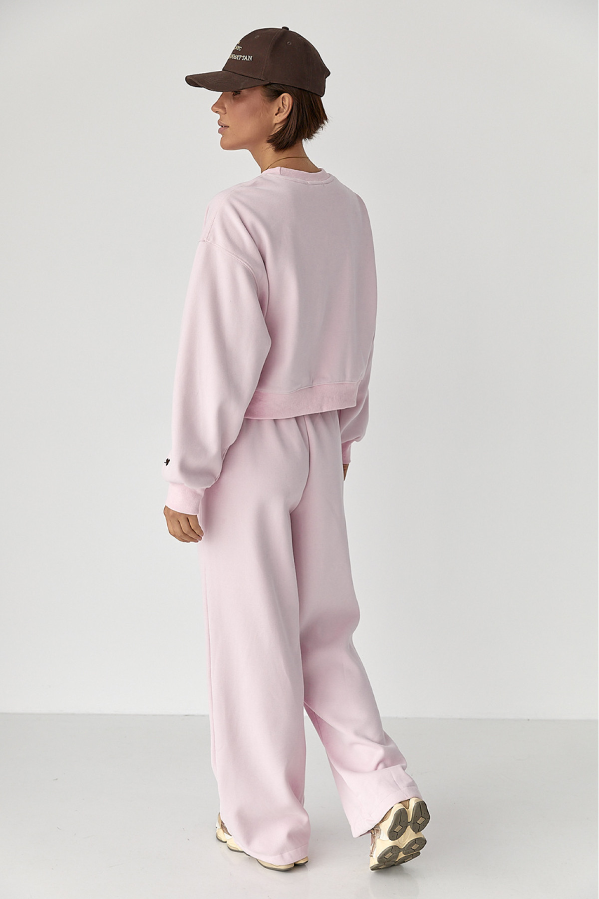 Спортивний костюм із плюшевим начосом з коротким світшотом та штанами палаццо  пудра колір