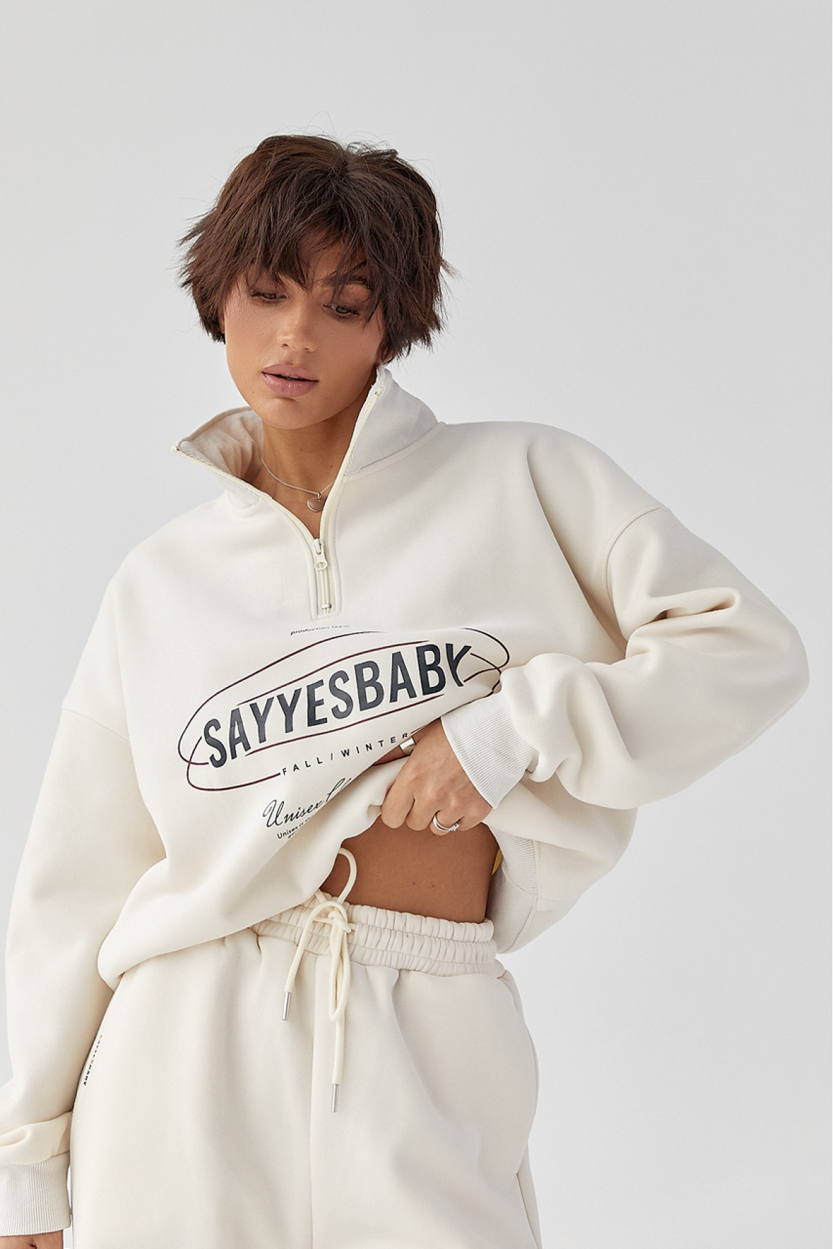 Теплий спортивний костюм із принтом  кремовий колір