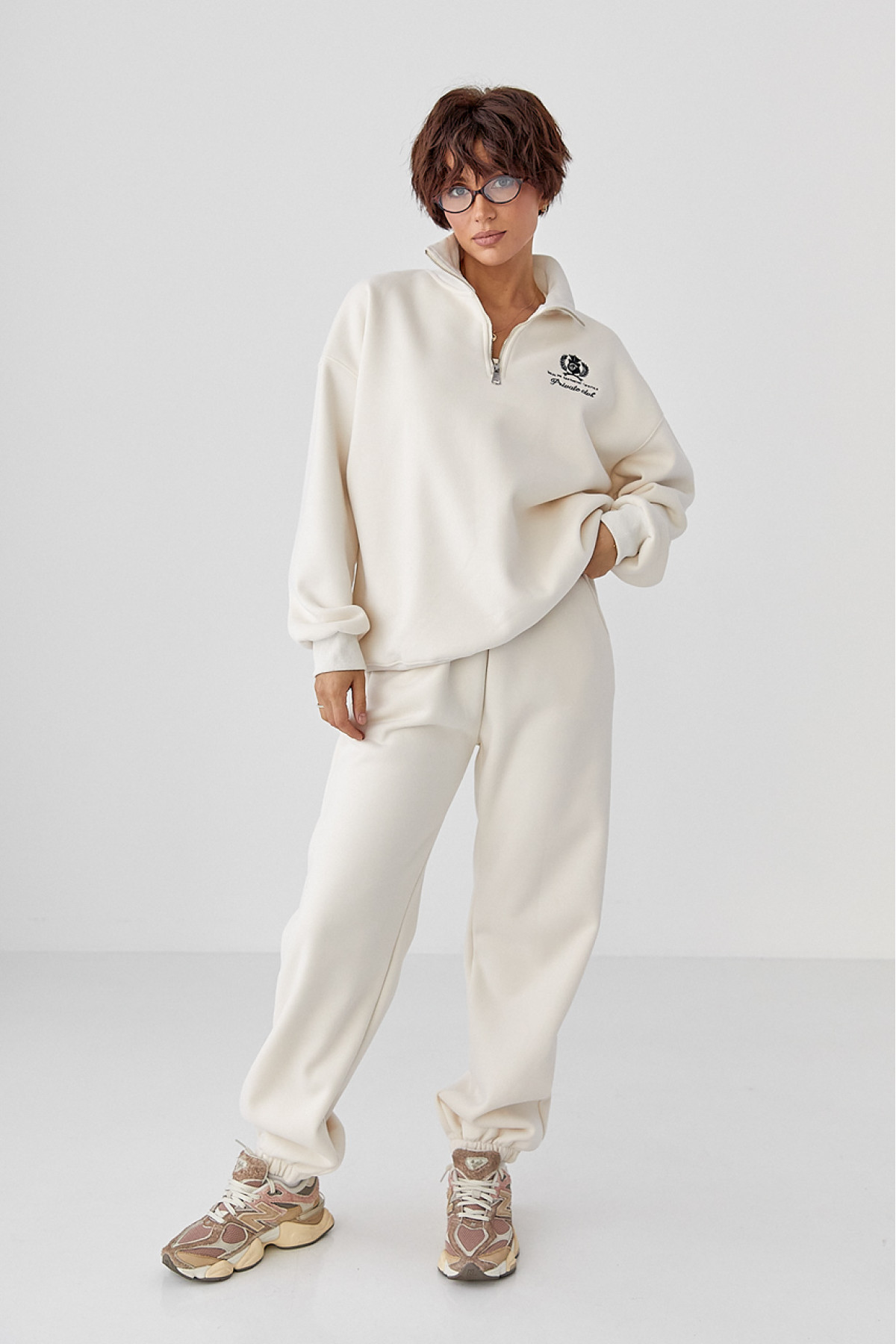 Утеплений спортивний костюм із джогерами та світшотом  бежевий колір