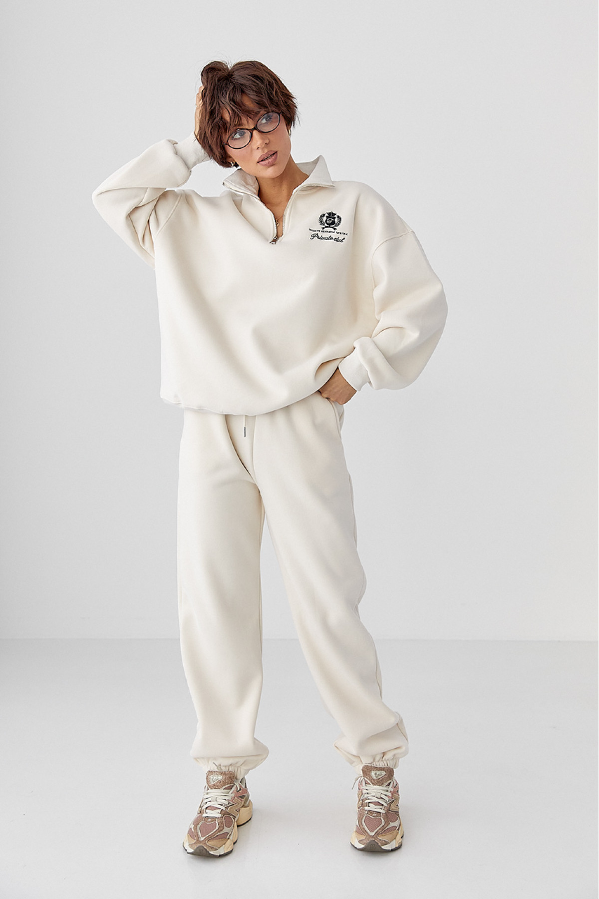 Утеплений спортивний костюм із джогерами та світшотом  бежевий колір