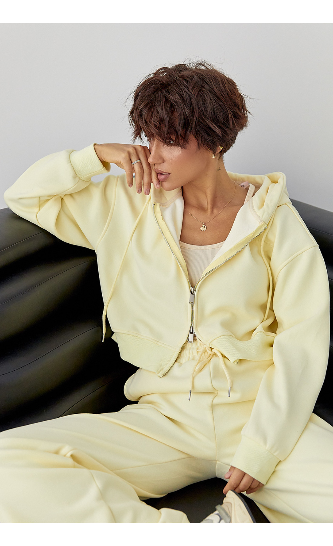 Теплий спортивний костюм з об'ємним написом  лимонний колір